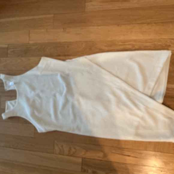White Wrap Crepe Dress by Leigh - Picture 4 of 5